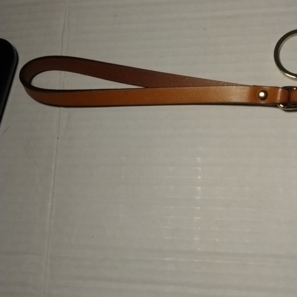 Dooney& Bourke wristlet - Picture 2 of 7